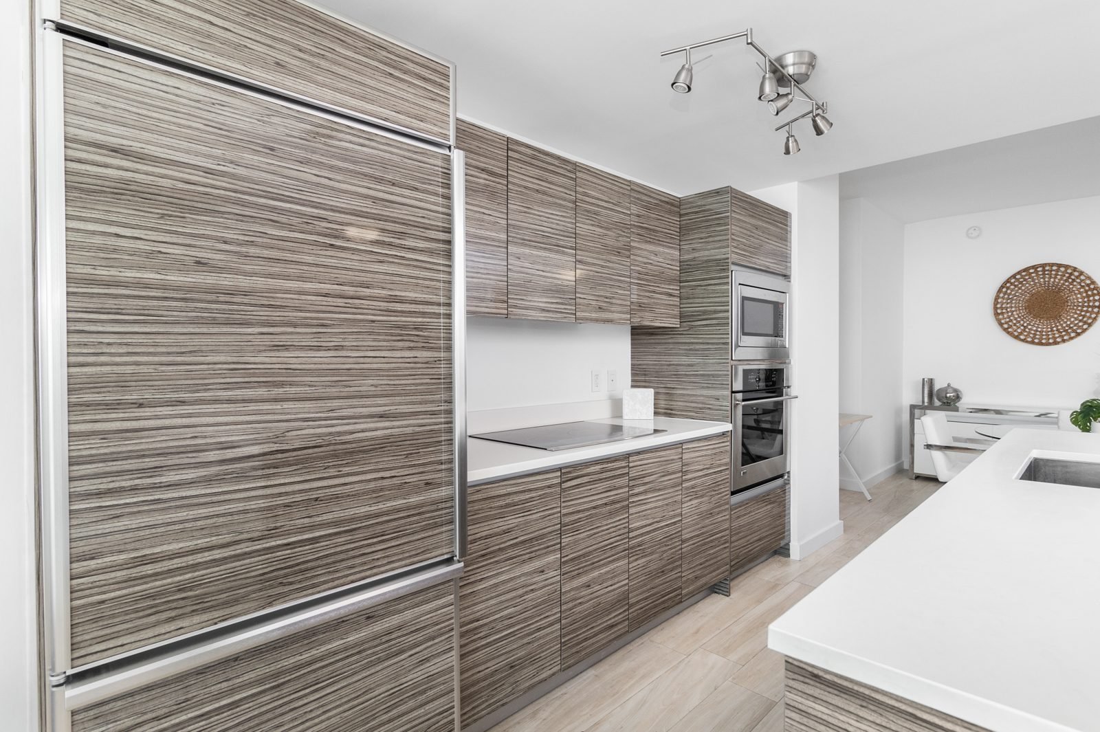 Icon Bay residence photo 10