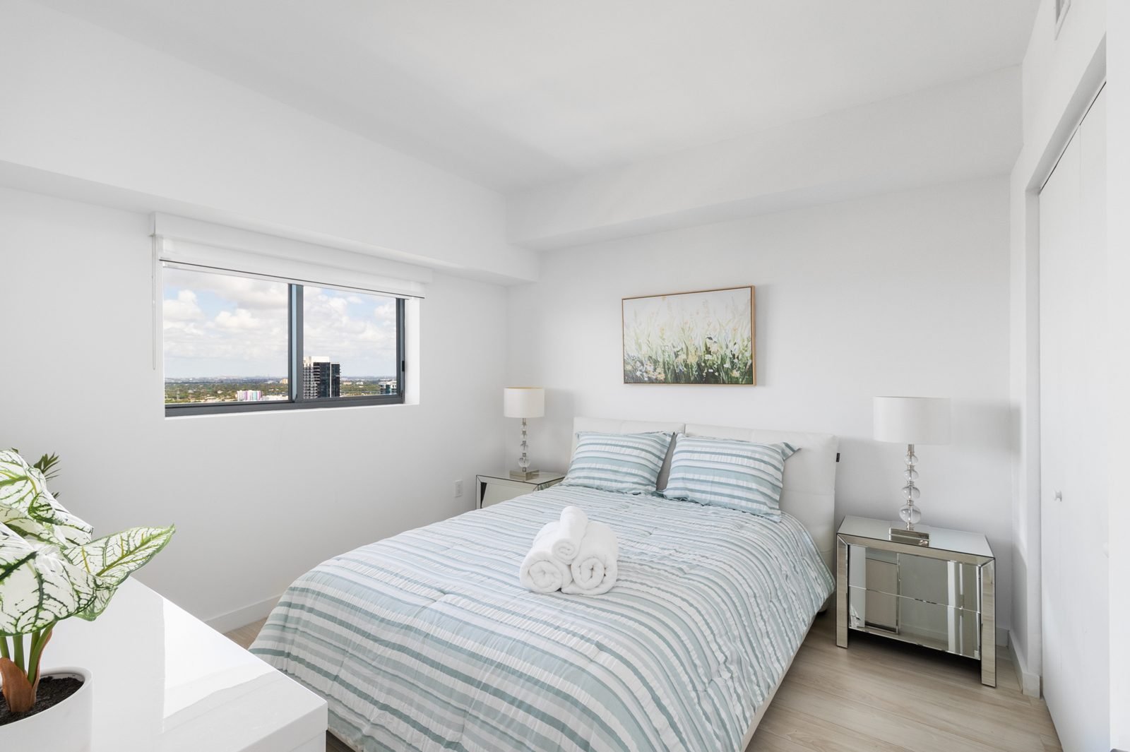Icon Bay residence photo 14
