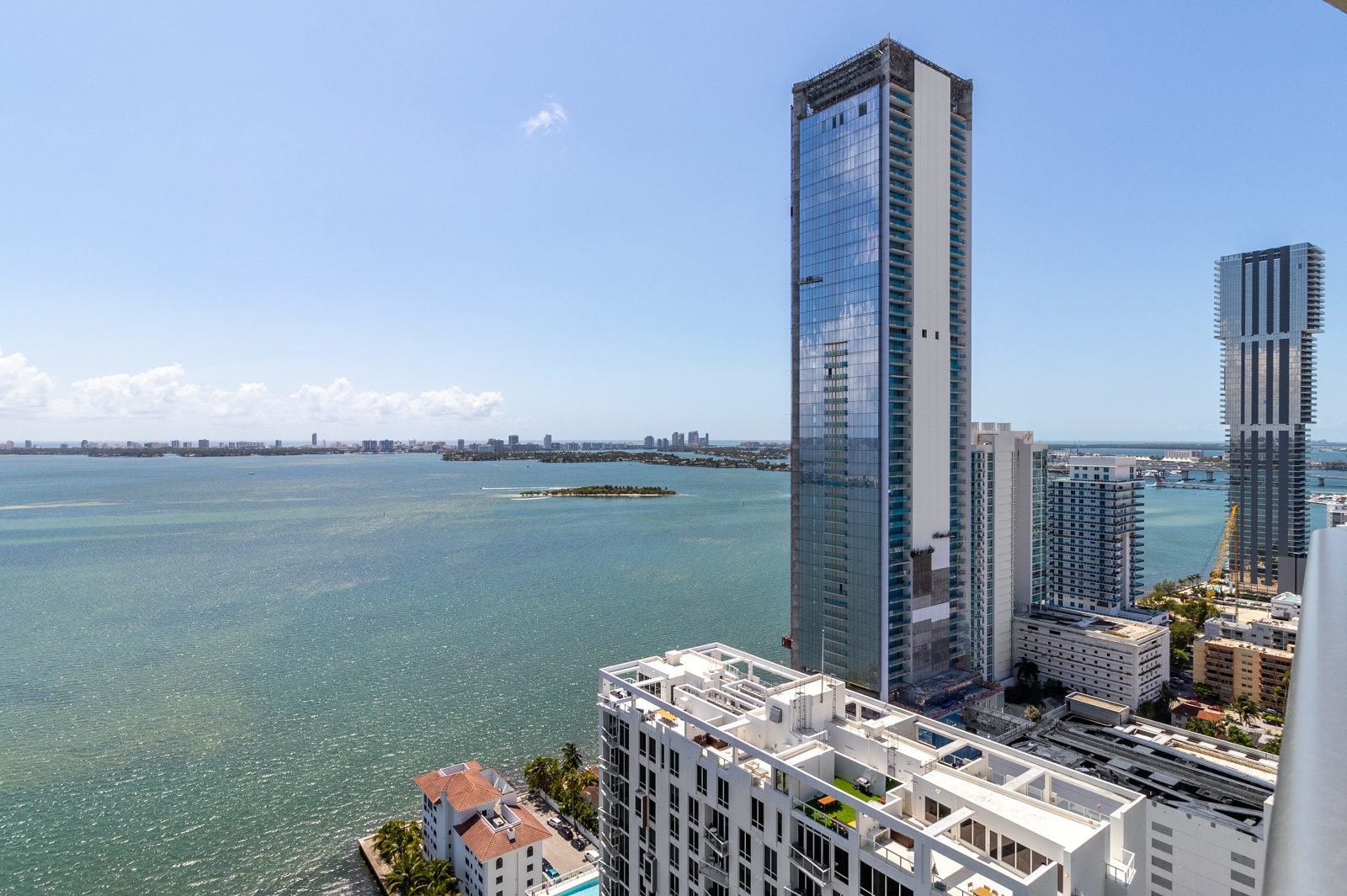 Icon Bay residence photo 19