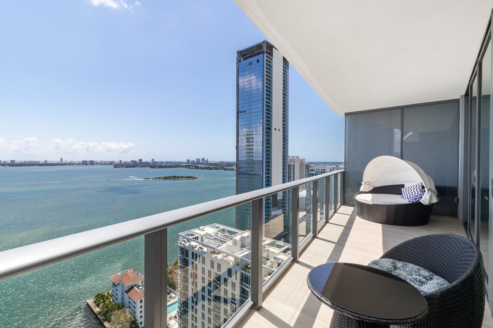 Icon Bay residence photo 20