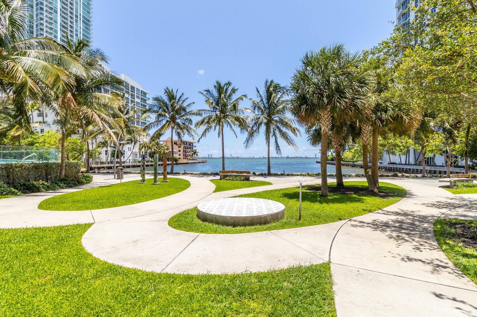 Icon Bay residence photo 22