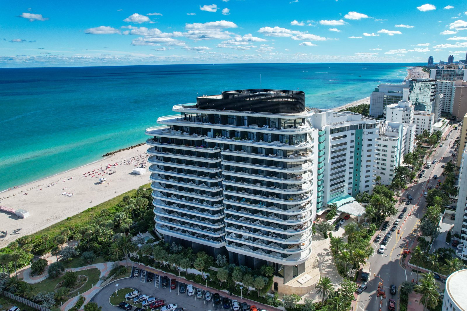 A split image showing luxury Miami condos on one side and stacks of cash on the other, representing the cash buyer divide in Miami real estate